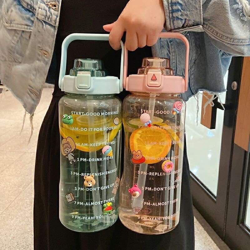 Bình Đựng Nước 2L Dễ Thương Cute Có Vạch Báo Giờ Uống Nước 2000ml Tặng Sticker dán siêu đẹp