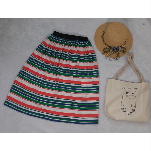 Chân váy sọc kẻ ngang