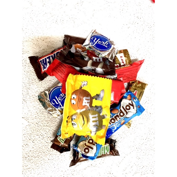 Kẹo chocolate hổn hợp 150viên ( Tách lẻ 15viên .250gram)