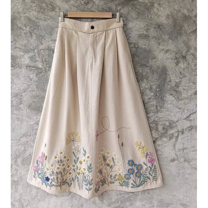 Váy linen thêu