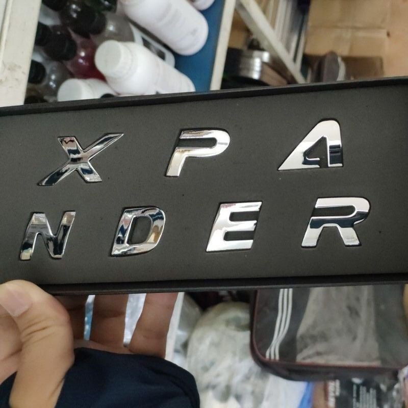 Lô gô chữ nổi Xpander bằng inox cao cấp  gắn nắp ca pô xe