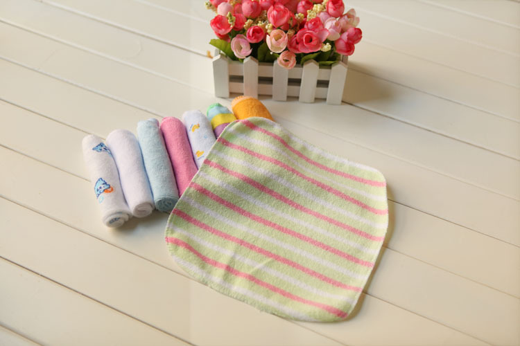 Set 8 Khăn Tay Cotton Hình Vuông Nhỏ Tiện Dụng Cho Bé