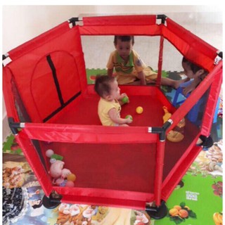 Quầy cũi kiêm nhà bóng cho bé