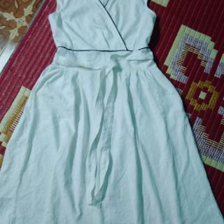 Đầm Linen vạt chéo