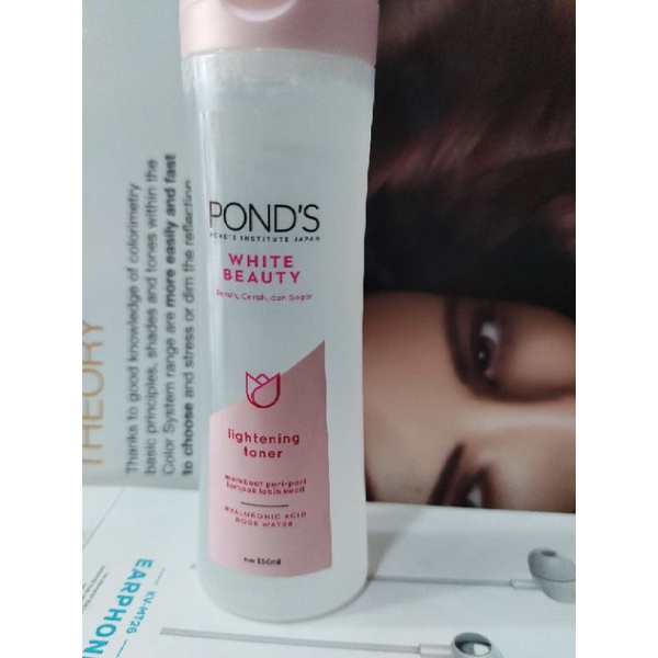Nước hoa hồng dưỡng Pons giúp lm sáng láng da xỉ màu