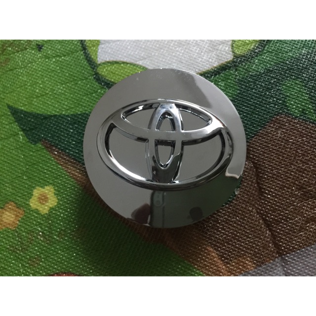 Logo ốp lazang Toyota Innova 2006-2016