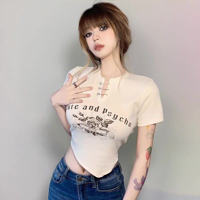 Áo Croptop Body Tay Ngắn MIRA.CLOSET, Dáng Ôm Hoạ Tiết In Hoa Hồng A5462