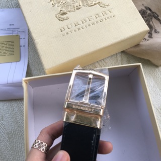 Thắt lưng nam burberry cá tính ảnh tự chụp