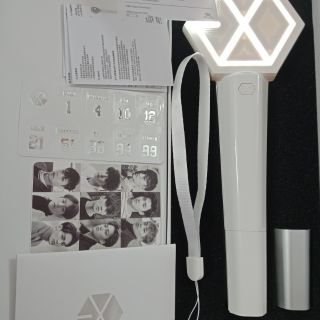 Lightstick nhóm ẼO tặng kèm banner