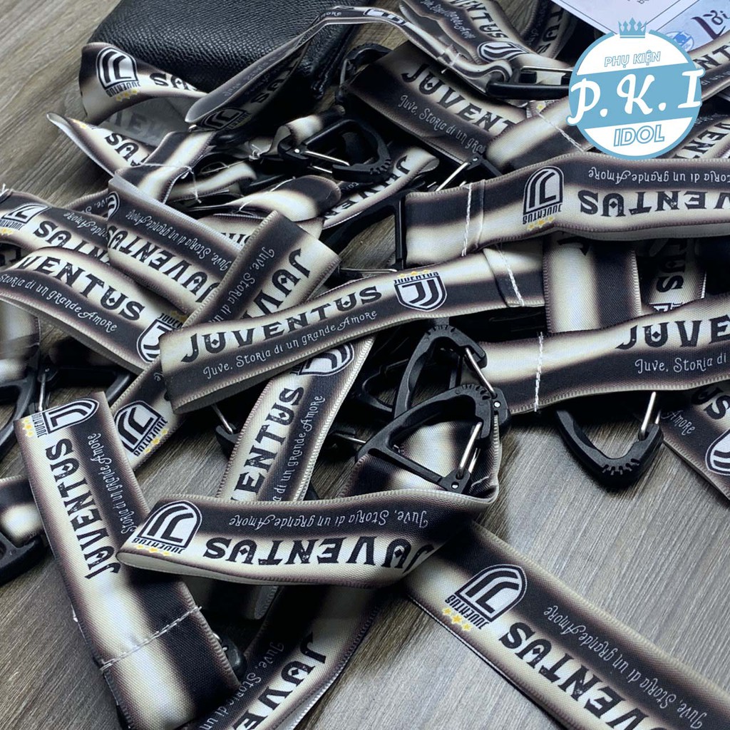 Xả Kho : Móc khóa , Móc Treo Balo In Hình CLB Juventus - Xả Kho Rẻ Nhất Shopee