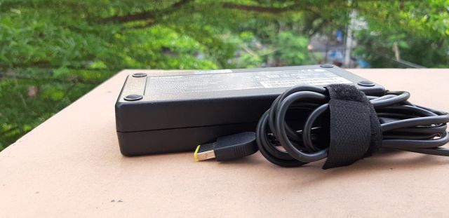 Sạc Lenovo 170w hàng theo máy, không bán hàng nhái