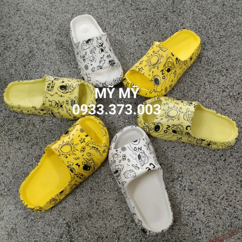 Dép bánh mì cho Nữ hình vũ trụ phi hành gia.