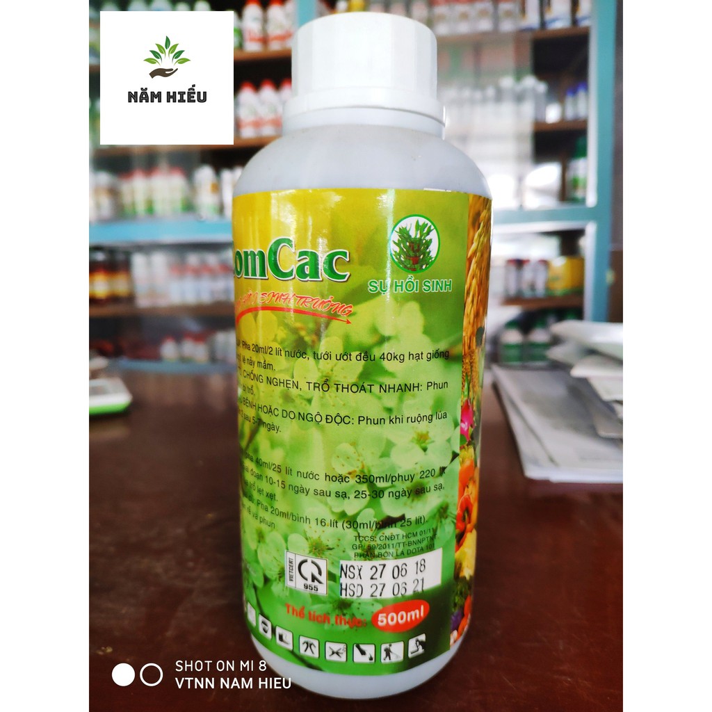 Thuốc điều hòa sinh trưởng kích thích cây trồng và hoa kiểng ra rễ COMCAC - 500ml