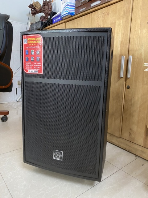 Thùng gỗ và lưới 4 tất