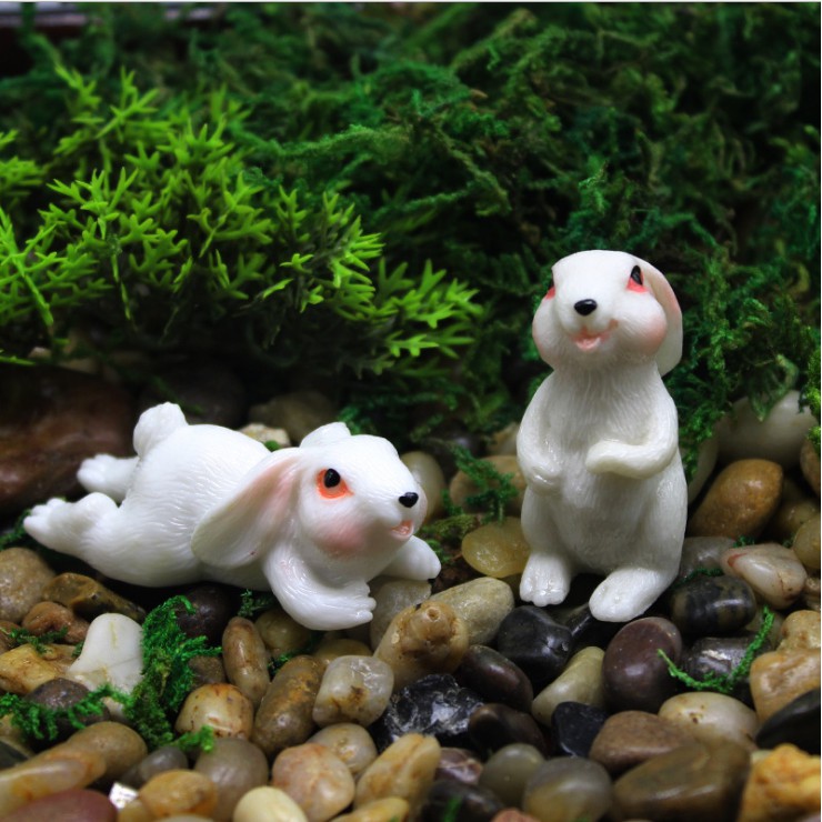 Mô hình thỏ trắng chơi đùa đúc đẹp, dùng trang trí tiểu cảnh, terrarium, DIY