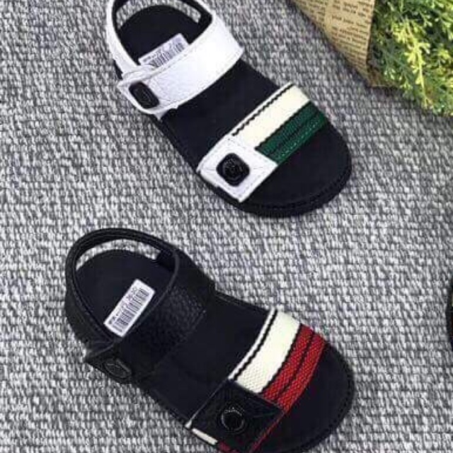 Sandal bé trai