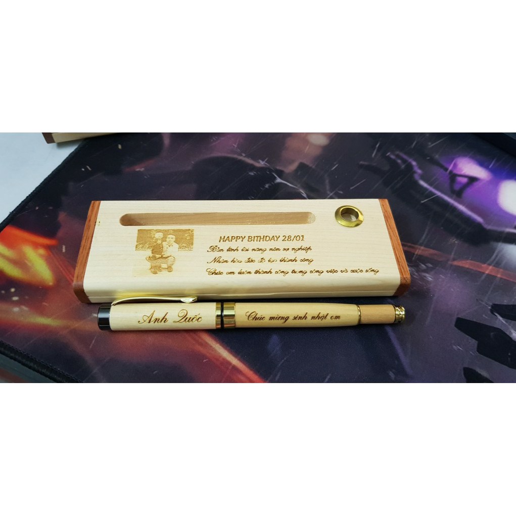 Bút gỗ khắc laser theo yêu cầu