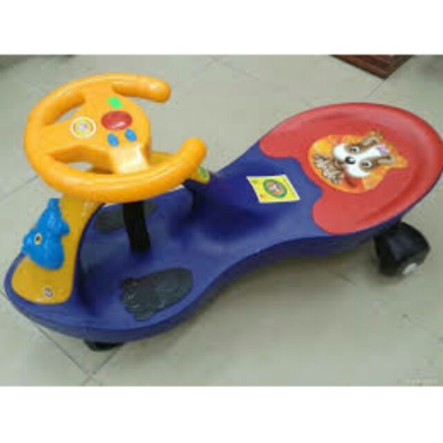 Xe lắc cho bé có nhạc