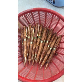 Bút gỗ nu huyết Long cao cấp