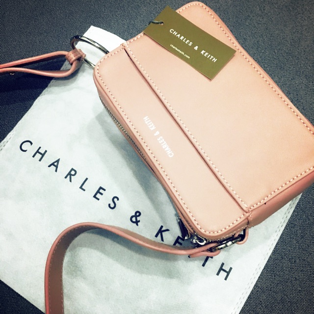 Túi Charles and Keith