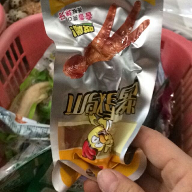 Chân gà cay 2 màu đỏ vàng