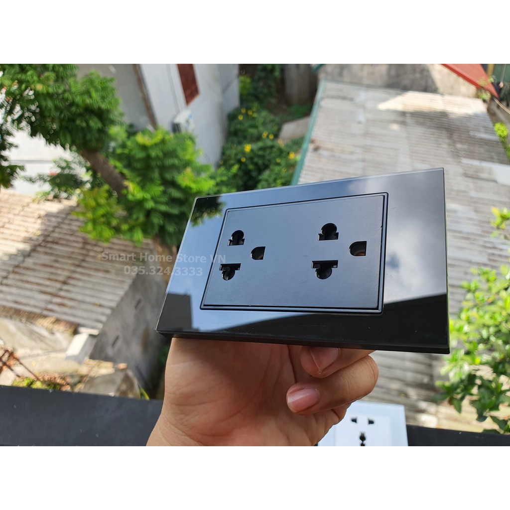 Ổ cắm đôi âm tường mặt kính cường lực khung kim loại - Đen/Trắng Hỗ trợ nối đất an toàn