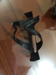 GIÁ ĐỂ BÌNH NƯỚC XE ĐẠP.