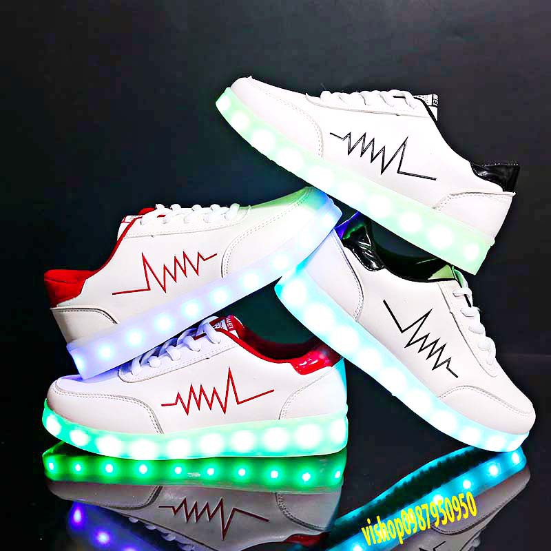 Giày phát sáng màu trắng nhịp tim màu đen phát sáng 7 màu 11 chế độ đèn led cực đẹp (video thật) | BigBuy360 - bigbuy360.vn