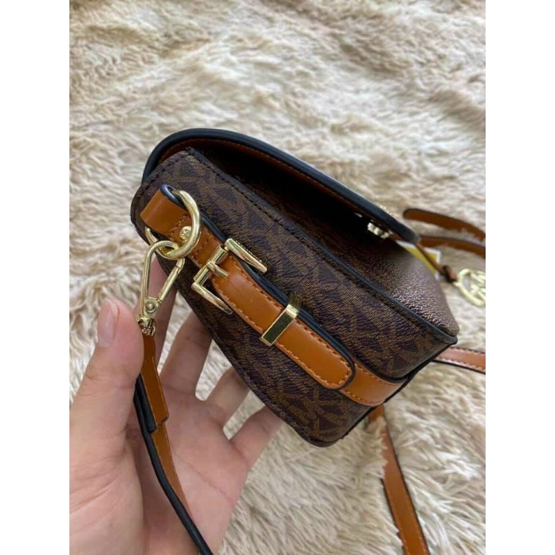 TÚI MK VẠT GÓC SIZE 23cm