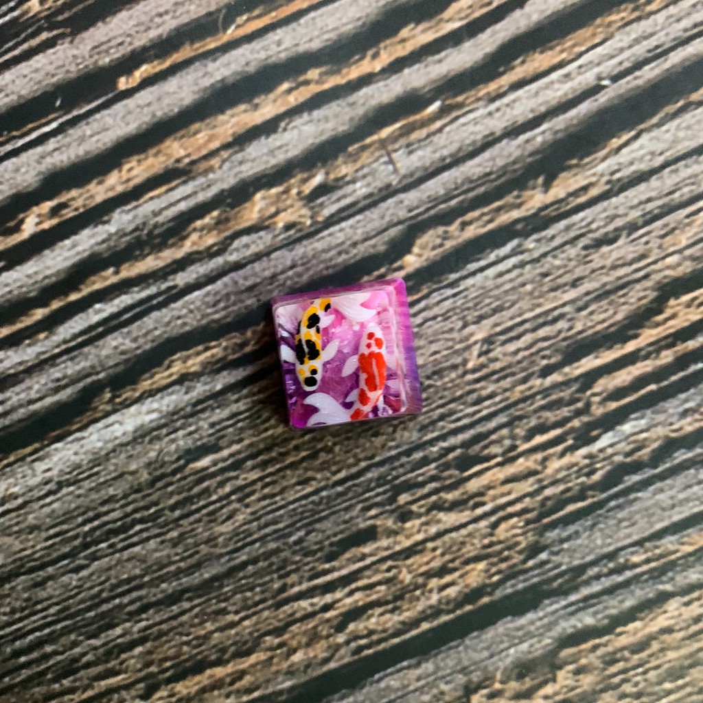 Keycap cá Koi màu hồng tím
