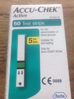 Que thử đường huyết accu check Active 50