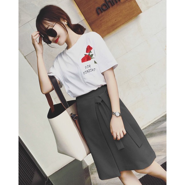 Chân Váy Ngắn Tà Đắp Buộc Nơ Taka Gia Công Tinh Tế (2 màu lựa chọn) | BigBuy360 - bigbuy360.vn