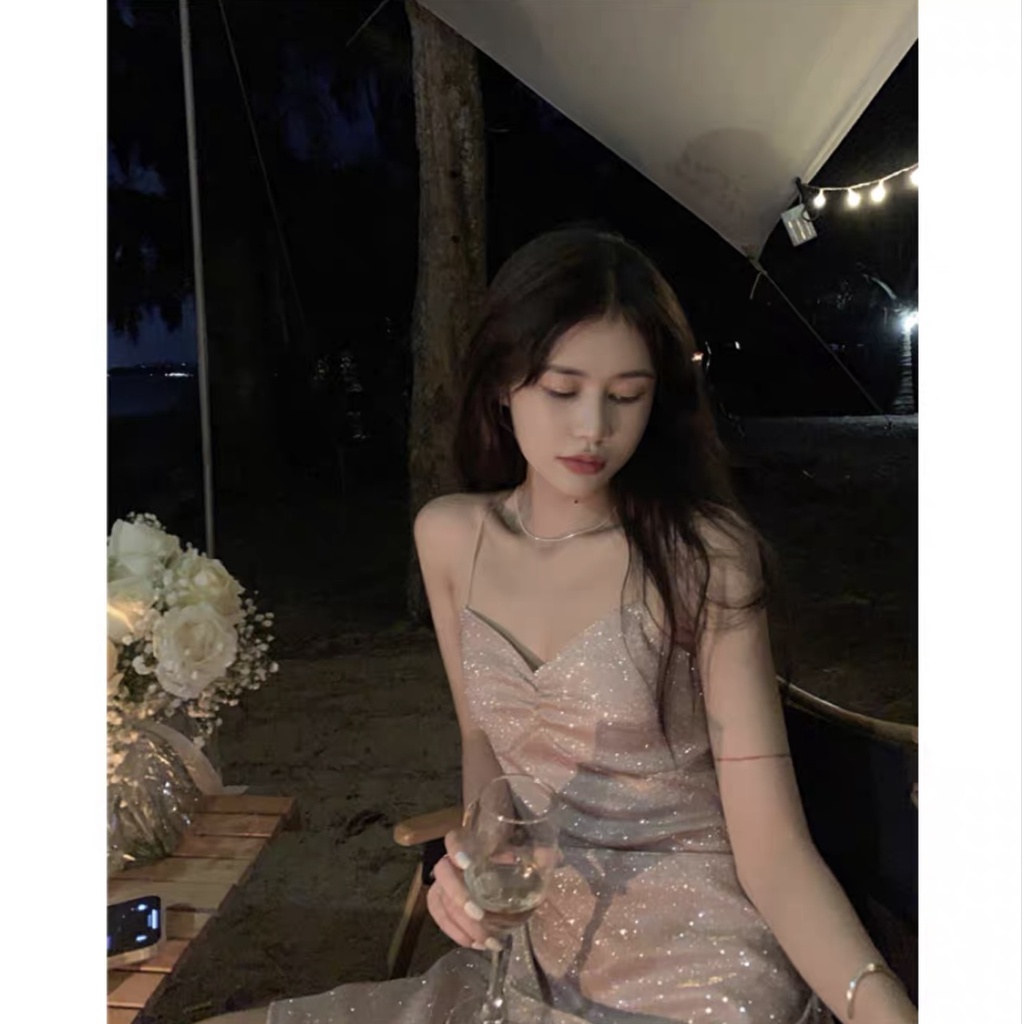 Đầm ren dây hở lưng gợi cảm đi biển
