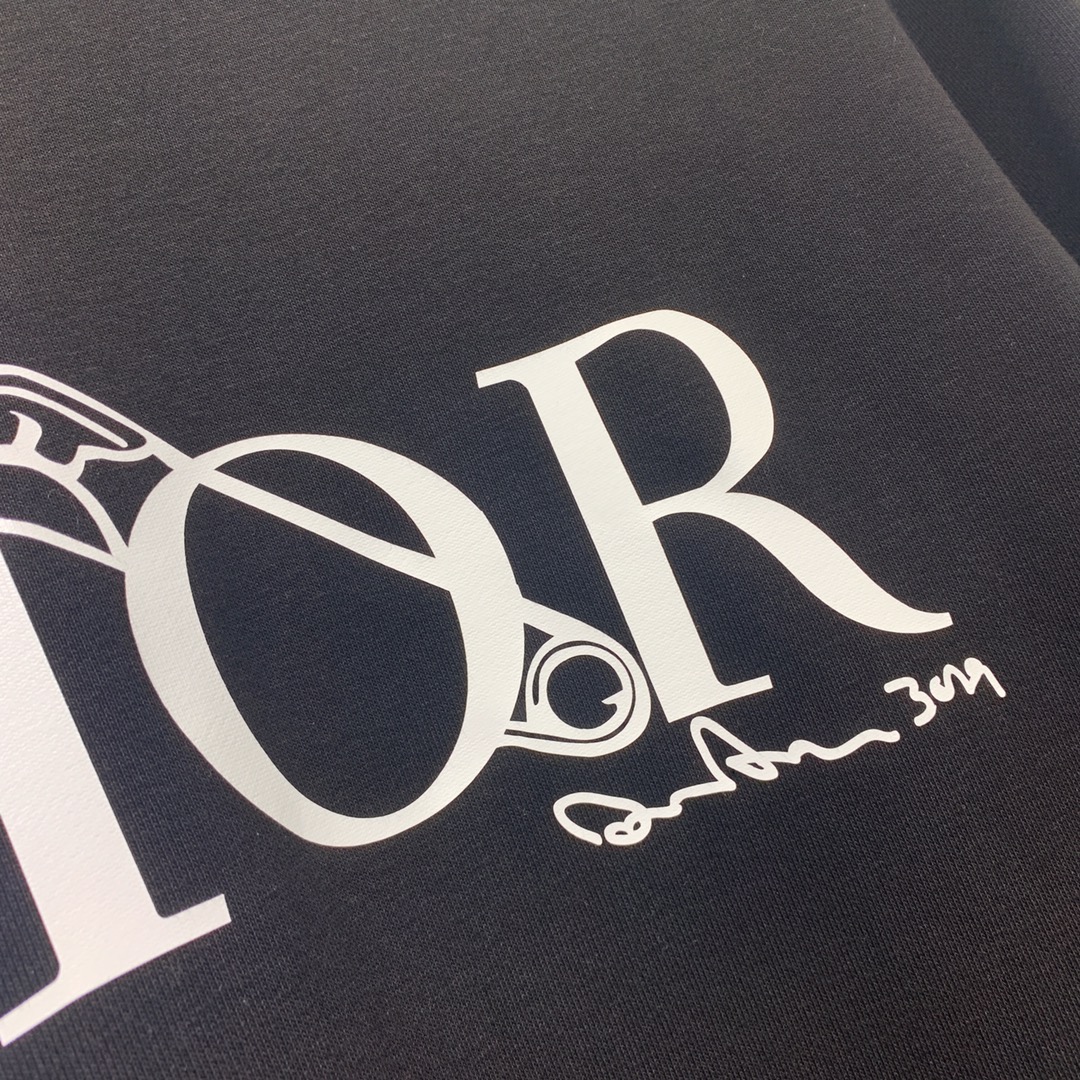 D10R Áo sweatshirt tay dài cổ tròn in hình logo thời trang thu đông | BigBuy360 - bigbuy360.vn