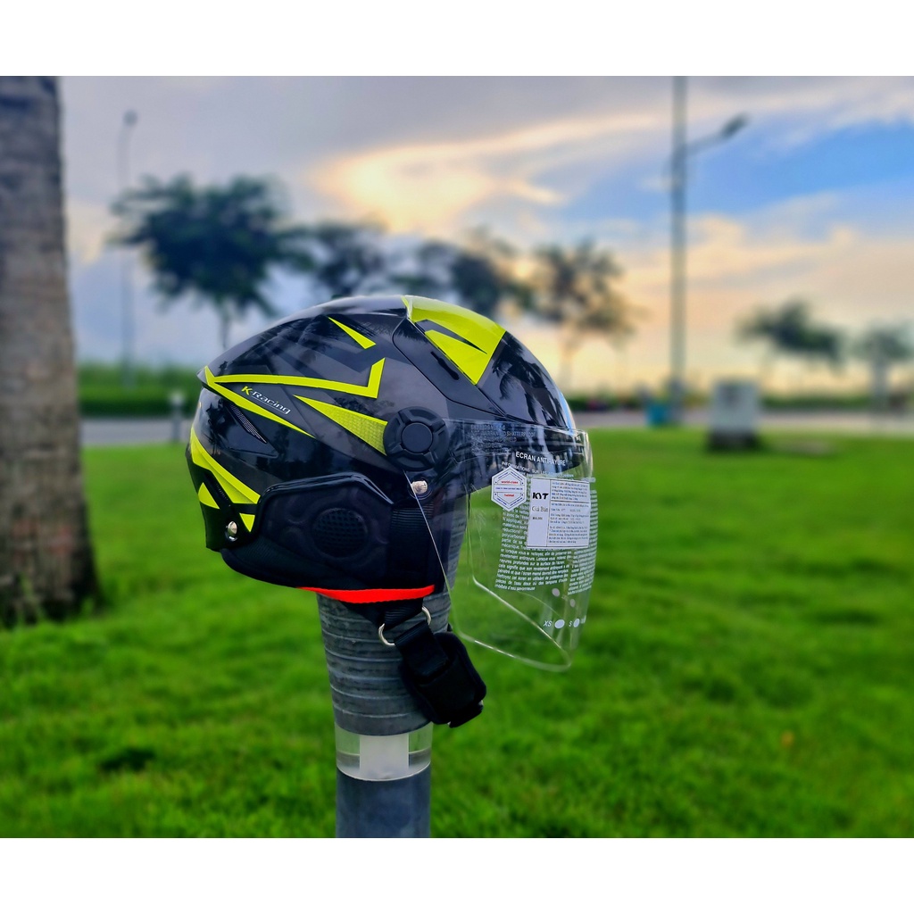 Nón bảo hiểm KYT TIGER JET màu đen vàng,hàng chính hãng tặng kèm bộ tem và túi rút