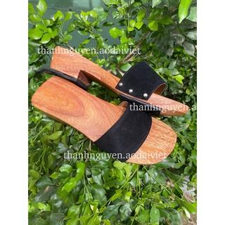 Guốc mộc chụp ảnh áo dài
