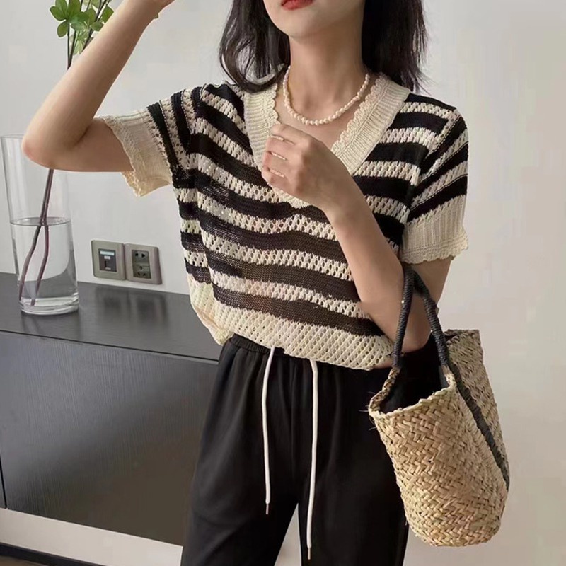 Áo Thun Tay Ngắn Cổ Chữ V Phong Cách Hàn Quốc Cho Nữ