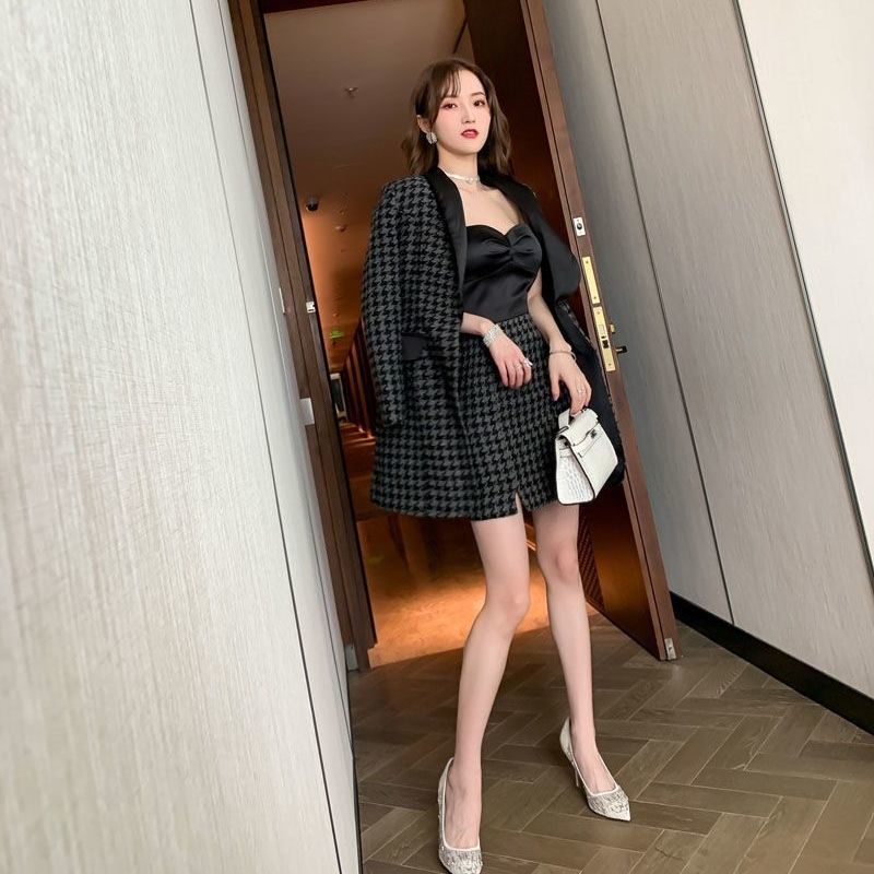 Set đầm yếm và áo khoác thanh lịch thời trang cho nữ