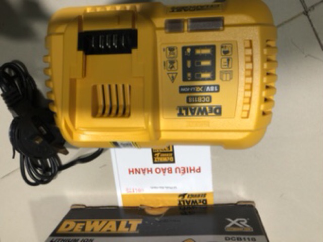 Xạc dewalt 118 220 v chính hãng