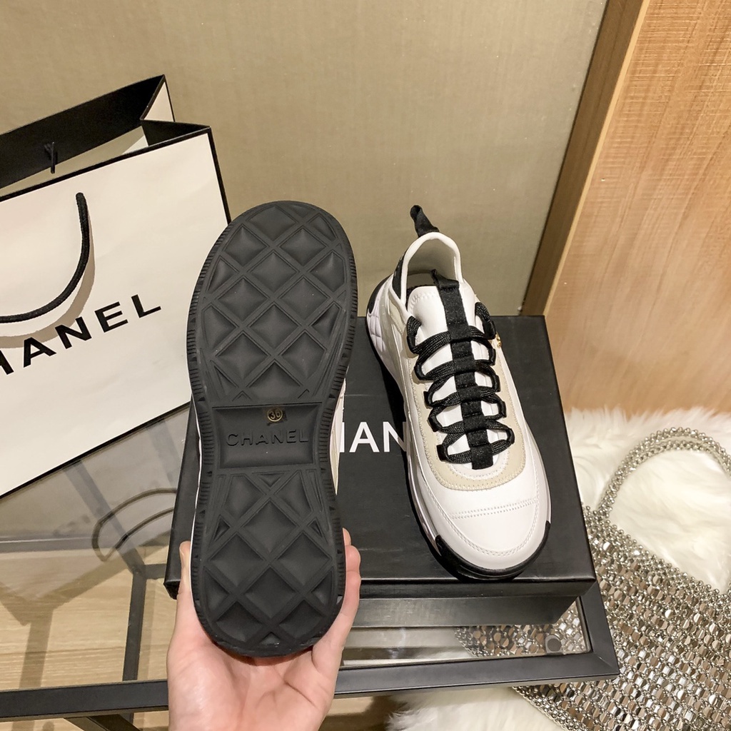 Giày Thể Thao Vải Da Lộn Màu Xám Và Trắng Không Hộp