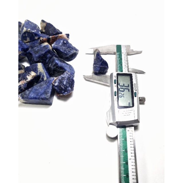 Đá thô tự nhiên Sodalite có 2 kích cỡ dùng sưu tầm, thanh tẩy...