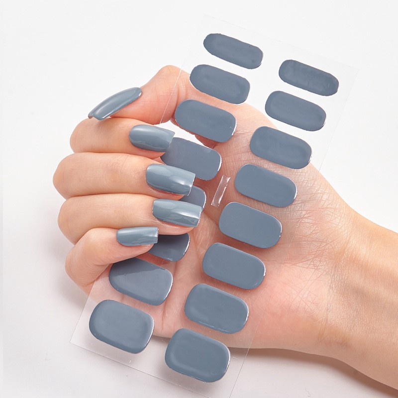 Tờ giấy gồm 16 miếng dán trang trí móng tay xinh xắn