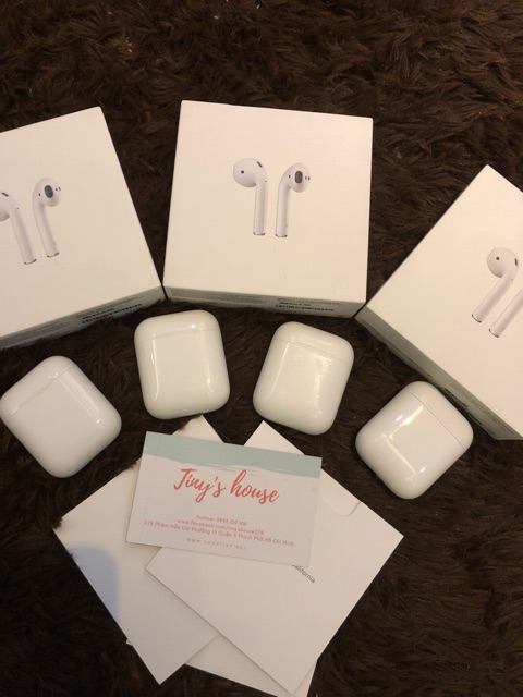 Tai nghe airpods 1 của apple hàng chính hãng bao gồm dock sạc và 2 tai nghe