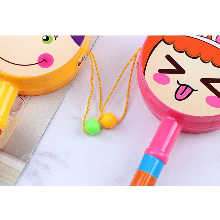 Trống lắc tay hoạt hình dễ thương cho bé