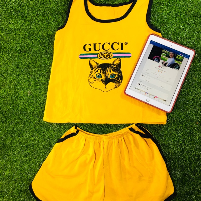 Bộ quần áo thể thao