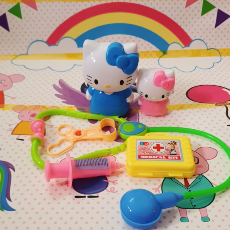 Hello Kitty Và Bộ Đồ Dụng Kèm Theo Để Bé Nhập Vai
