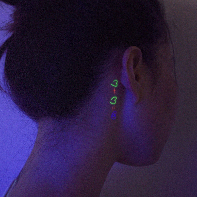 Hình Xăm Dán Họa Tiết Trái Tim Màu Dạ Quang Dùng Trang Trí Độc Đáo