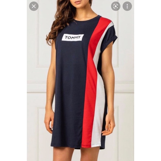 Đầm tommy hilfiger phom suông , thoải mái vận động 🍀🍀🍀