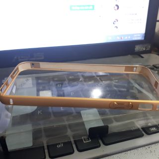 ỐP VIỀN KIM LOẠI CHO IP5/5S giao màu ngẫu nhiên