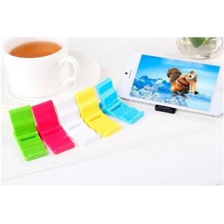 Giá đỡ điện thoại kiêm móc khóa